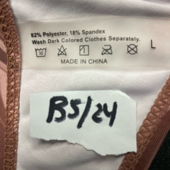 Cleavage Baring Underwire Bikini Top | Size Large - Picture 5 of 5